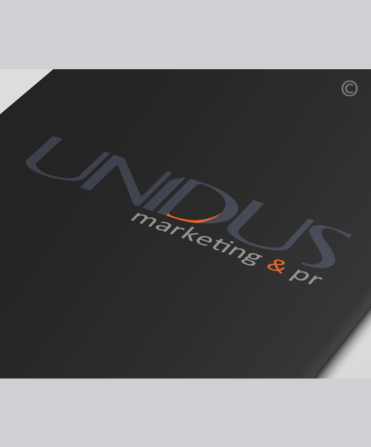 logotipo basado en letra para empresa de Marketing PR